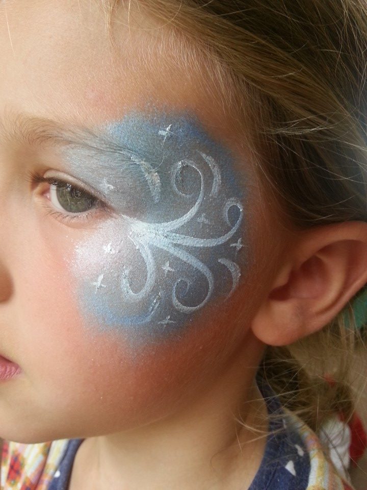 Fabaroo Faces Frozen: Elsa Inspired Face Paint